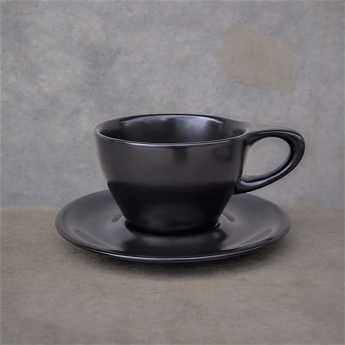 notNeutral LN Latte Cup & Saucer 8oz Black (ラテ用 カップ & ソーサー)