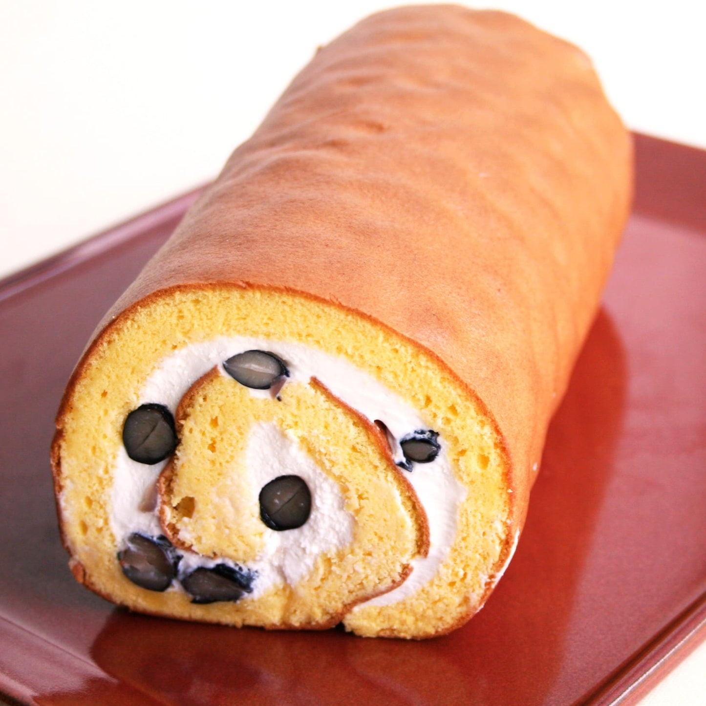 小川珈琲がお届けするロールケーキ。米粉100%使用のしっとりとした生地が特徴です。