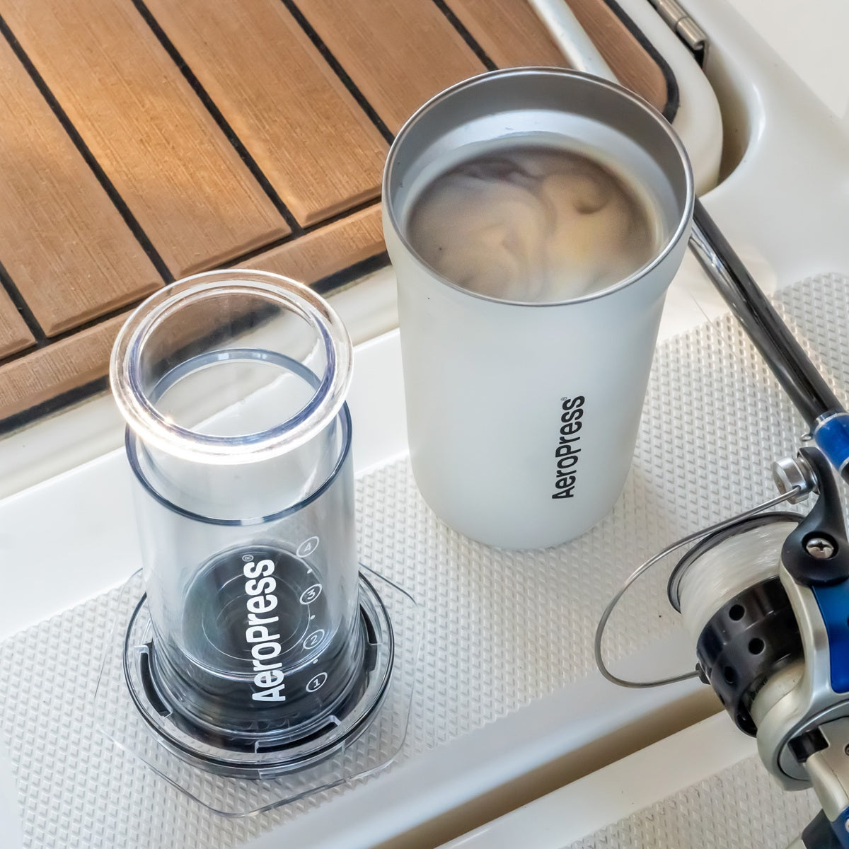 エアロプレス GO PLUS ピンク (新品・未開封) AeroPress® Goの携帯性はそのままに、<br> ステンレス製断熱タンブラー