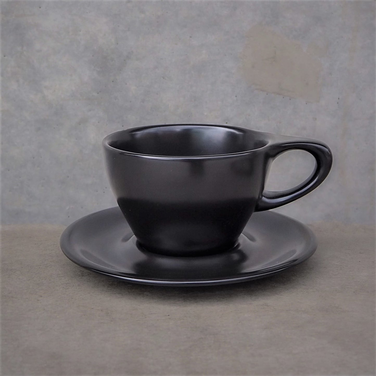 notNeutral LN Latte Cup & Saucer 8oz Black (ラテ用 カップ ＆ ソーサー)