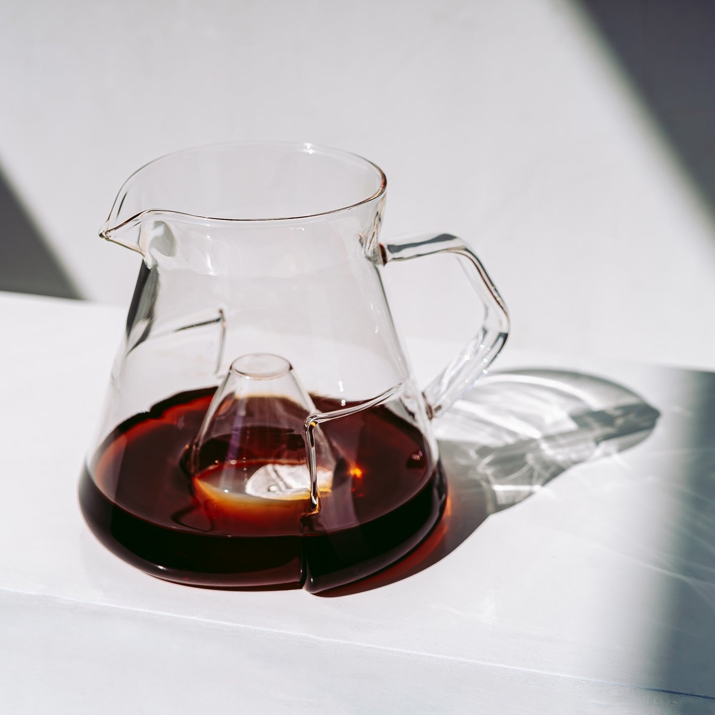 ICOSA Avensi Wave Cyclone Sensory Carafe-Standard（ サイクロン カラフェ）　Z014